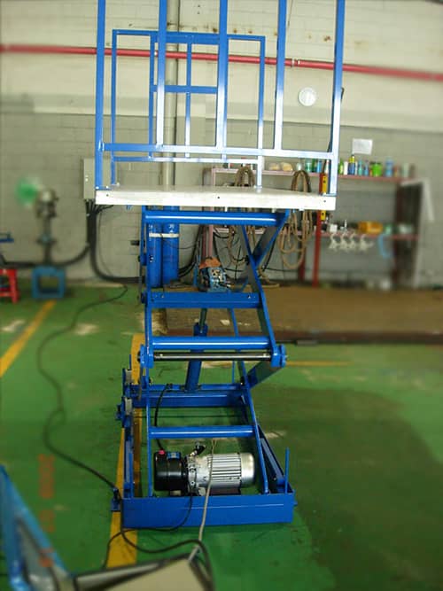 안전 가드 적용 전동 유압 테이블 리프트