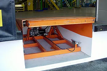 도크 레벨러 상하차 높이 보정 장비 이미지